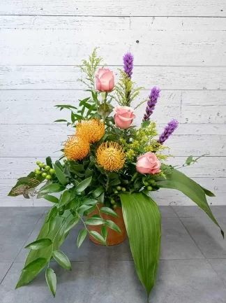 Composition - Liatris, roses et proteas